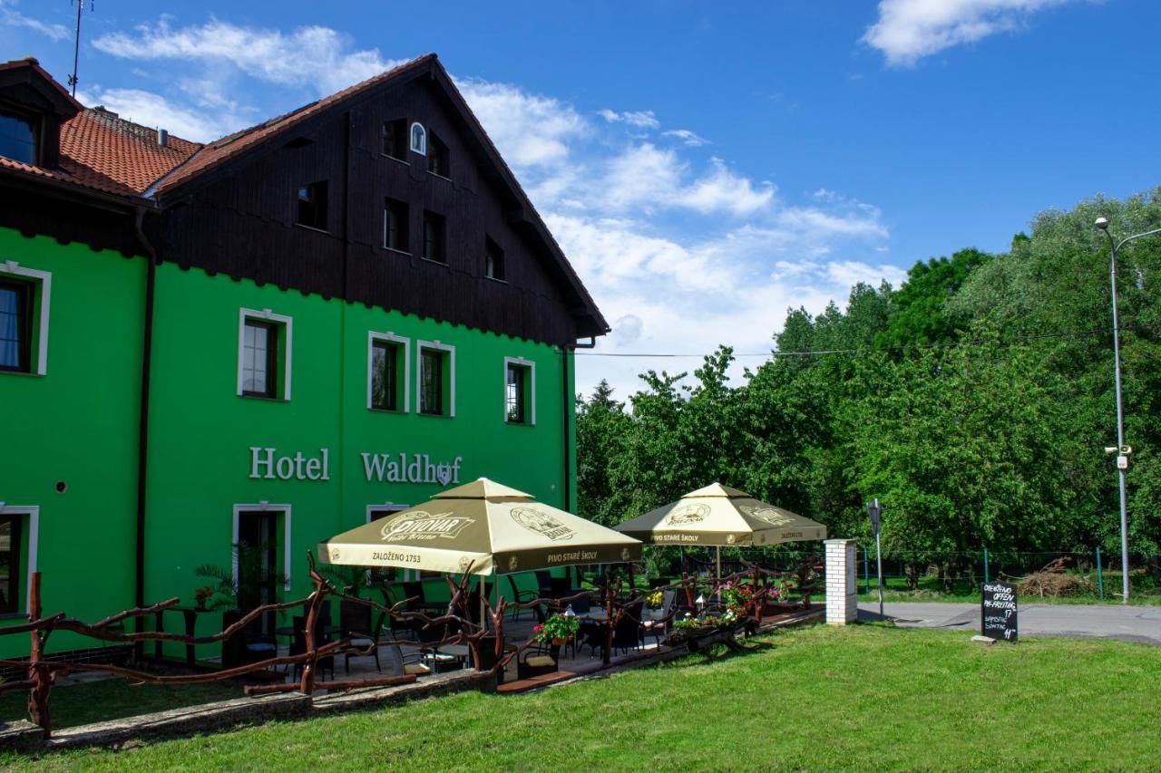 Hotel Waldhof Jirikov  Esterno foto