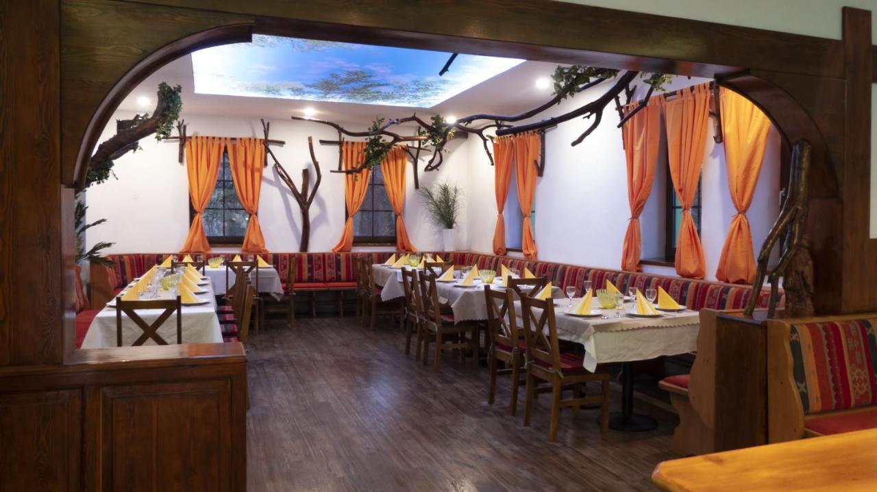 Hotel Waldhof Jirikov  Esterno foto