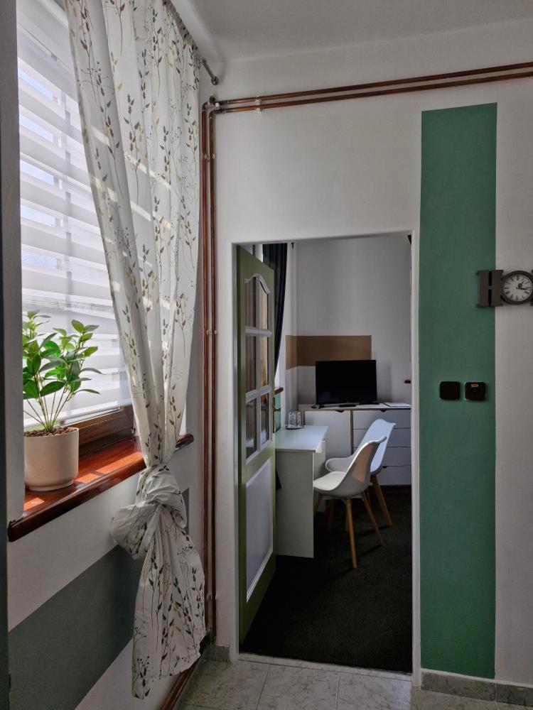Hotel Waldhof Jirikov  Esterno foto